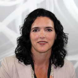 Cathy Perron, Membre